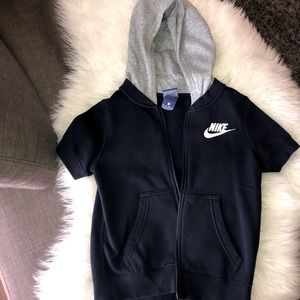 Nike Boy Short Sleeve Hoodie XS